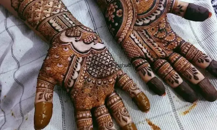Poonams Mehendi Art