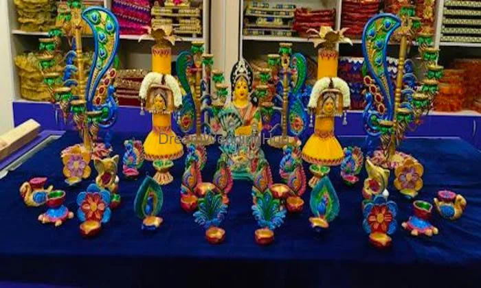 Praagnaya Creations