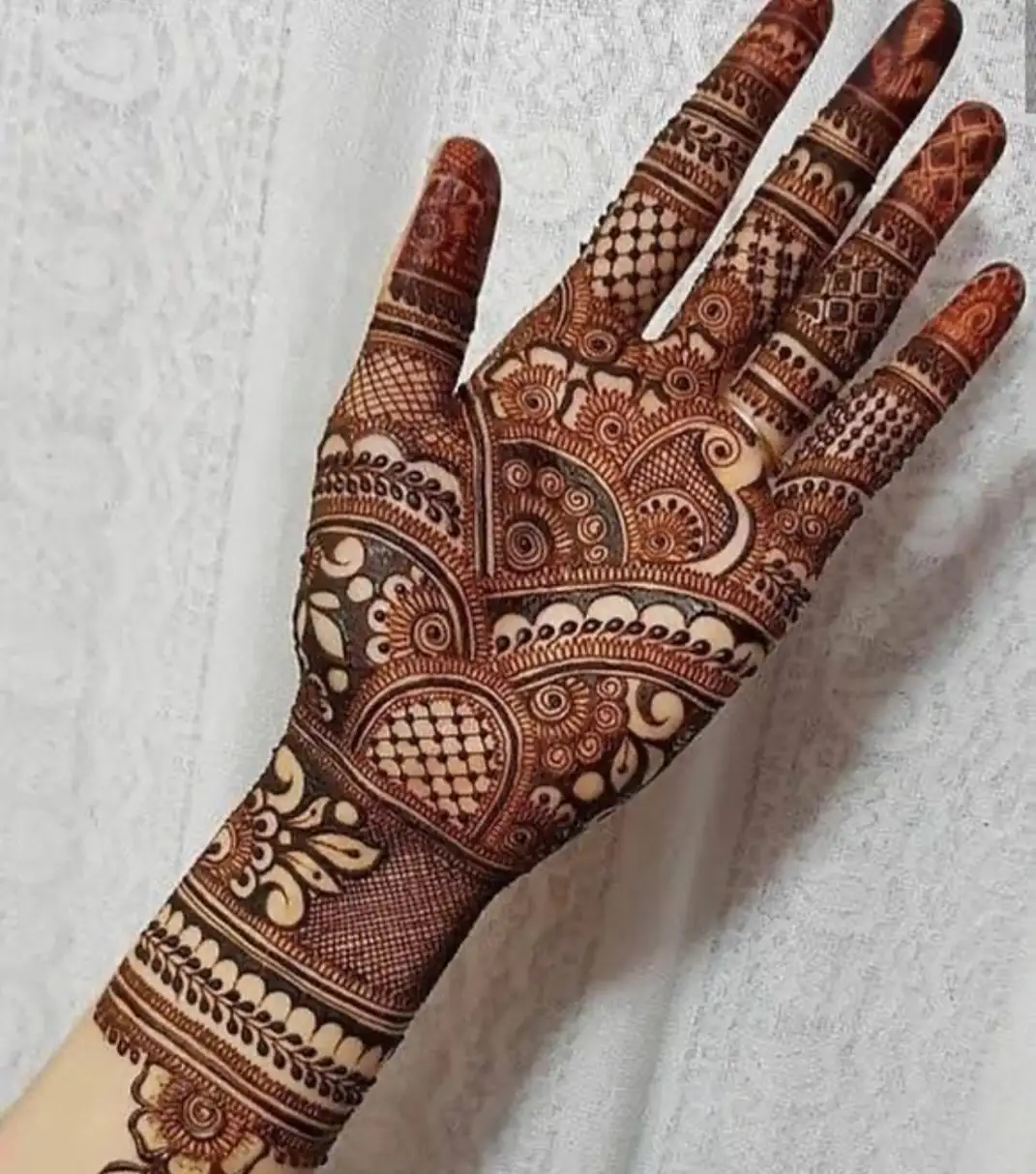 Preet Mehndi Artist