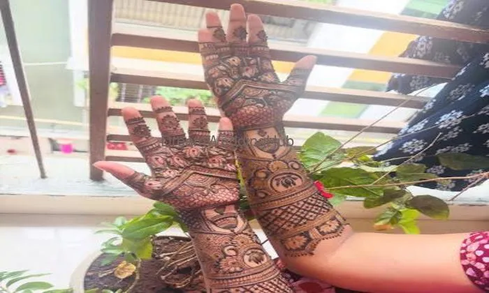 Prerana Professional Mehandi Artist