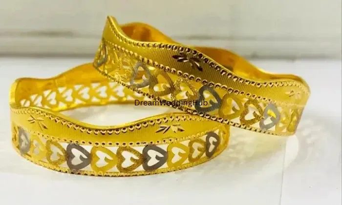 Priya Gold Covering