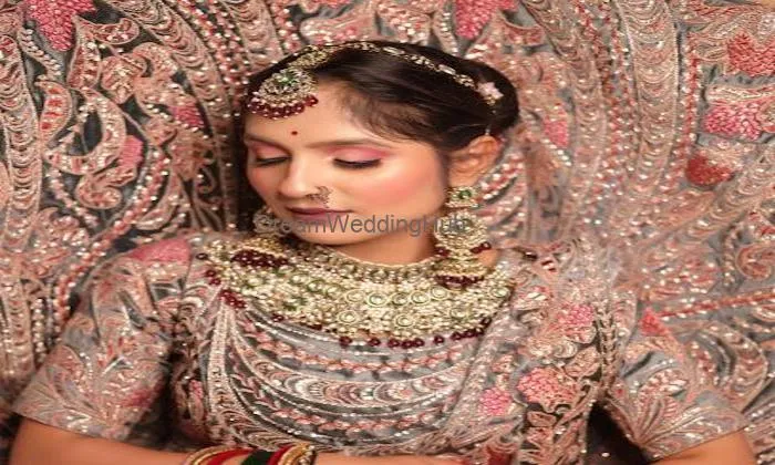 Priya Makeover Salon & Academy Dewas
