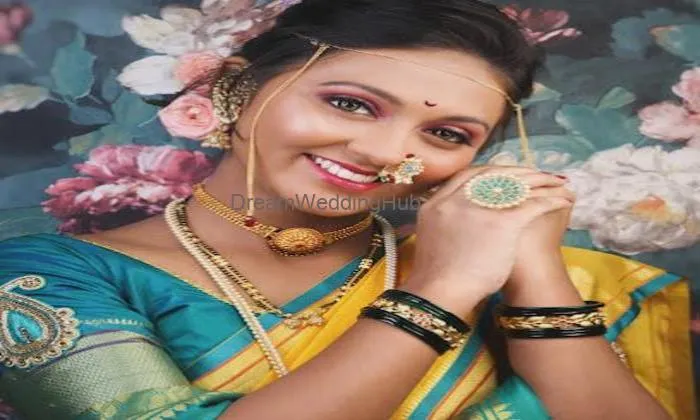 Professional Makeup And Hair Artist - Sayali Londhe