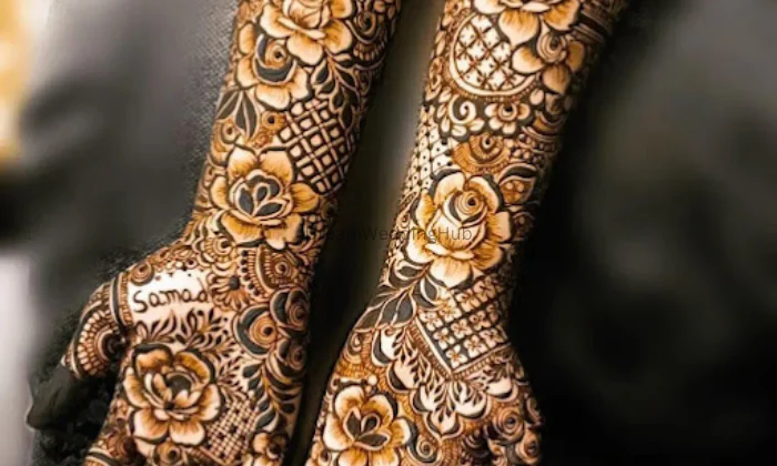 Professional Mehendi Designer Professional Mehendi Designer