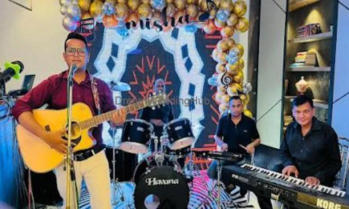 Professional Singer 🎤 Musician 🎹 Contact For Live Musical Devotional Programs & Live Bollywood Band Performance Events🎵🎶