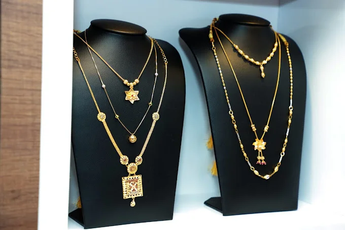 Pulimoottil Gold And Diamonds