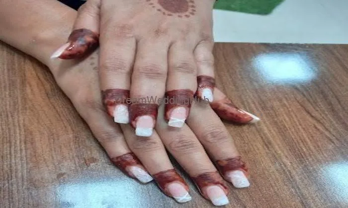 Purvi Makeover Unisex Saloon