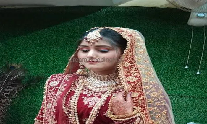 Radha Beauty Parlour