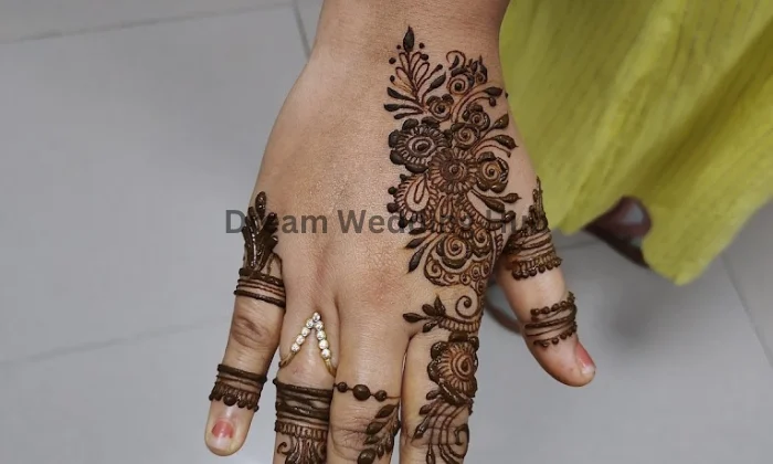 Rajmehendi Artist