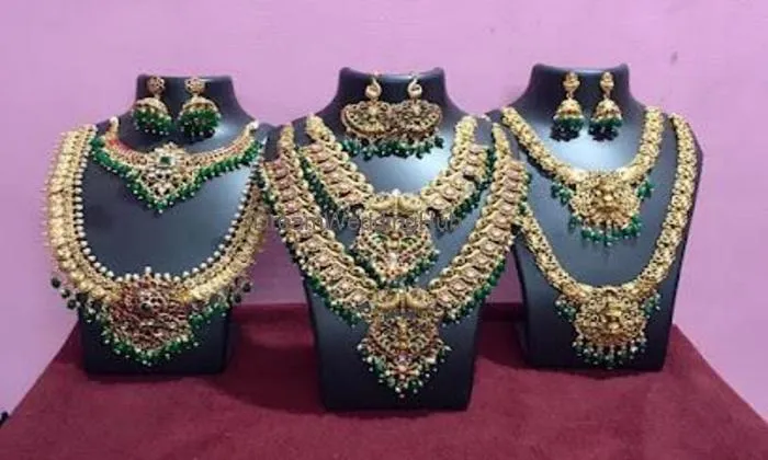 Raniis Collection - Rental & Retail Jewellery, Dresses & Fancy Items Shop