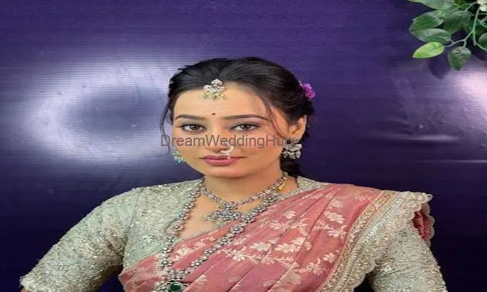 Rashi Beauty And Makeup Studio Rashi Beauty And Makeup Studio