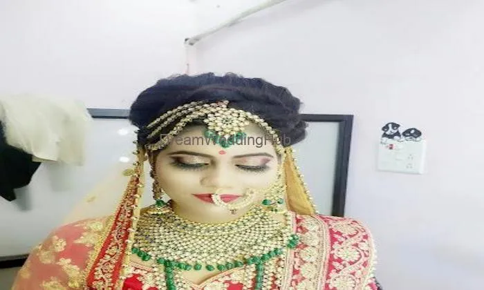 Rashi Beauty Parlour