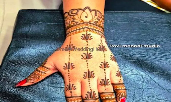 Ravi Mehandi & Tattoo Artist
