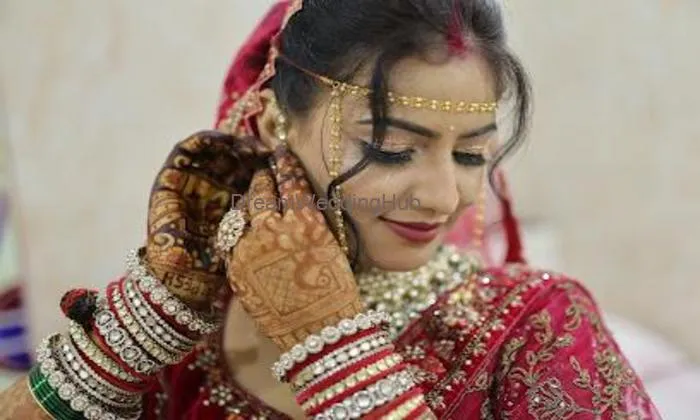 Ravina Beauty Care & Bridal Makeover Studio Shirpur