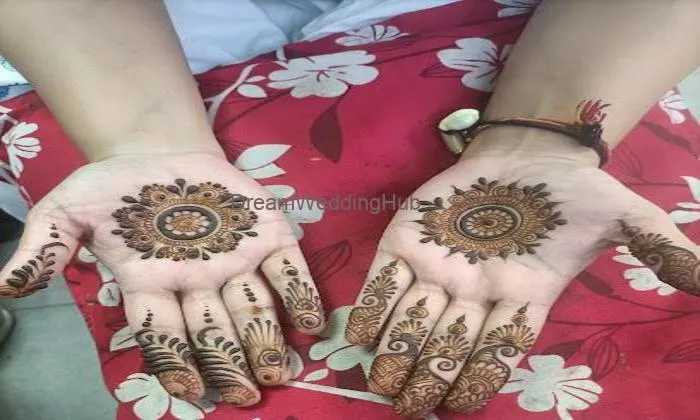 Raviraj Mehandi Art House