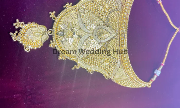 Rayyan Gold Covering
