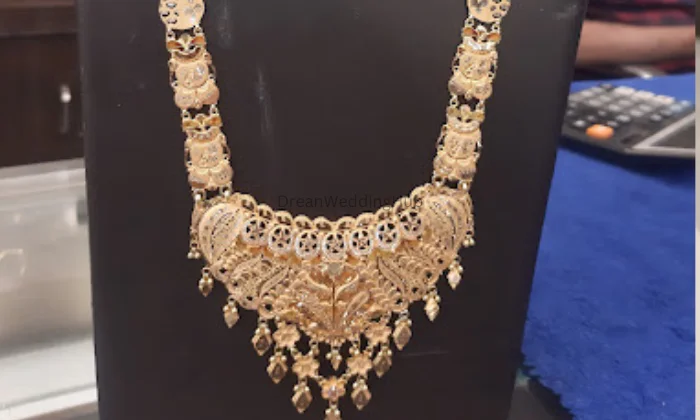 Razas Gold Place