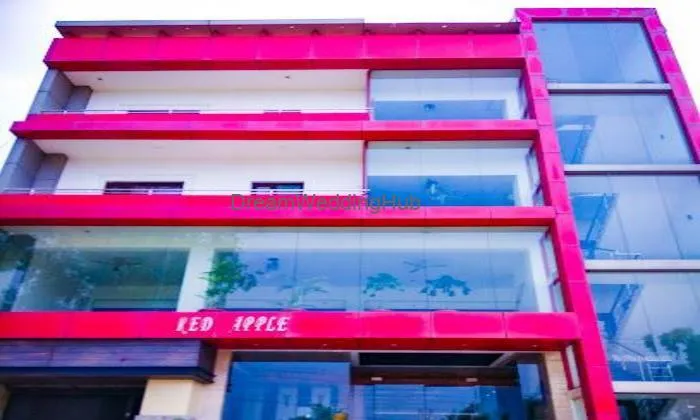 Red Apple Hotel
