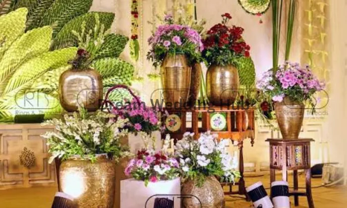 Rings And Threads - Decor