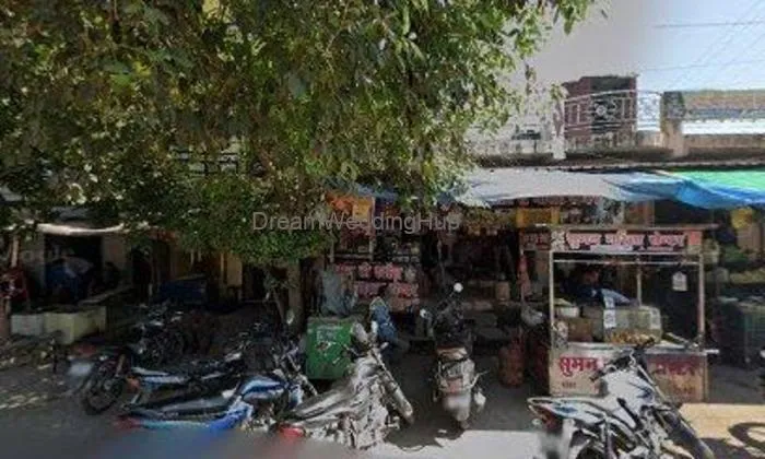Riya Kirana Stor