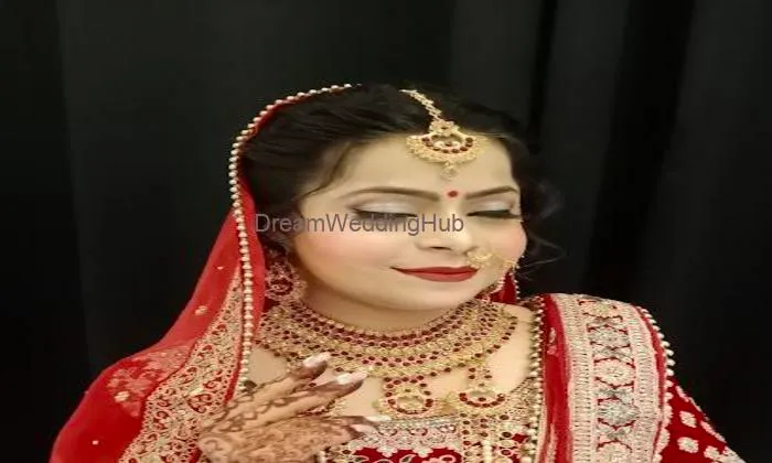 Rocha Arya Makeovers Moradabad