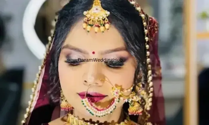 Roli Thakur Makeup Studio