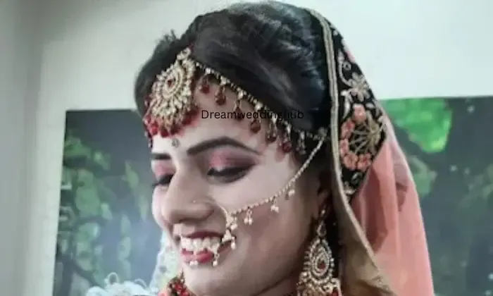 Roopam Beauty Parlour