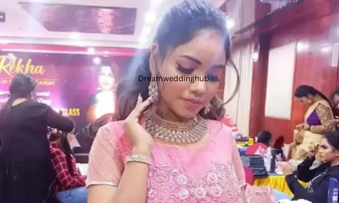 Roopas Beauty Salon