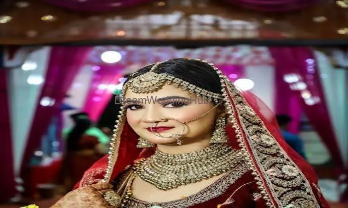 Roopnikhar Beauty Salon And Training Centre
