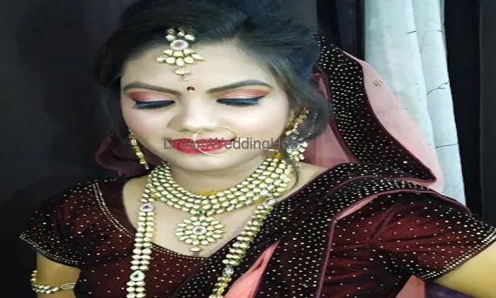 Roopshrungar Beauty Salon And Bridal Studio (1st Branch) , Jalgaon, Maharashtra