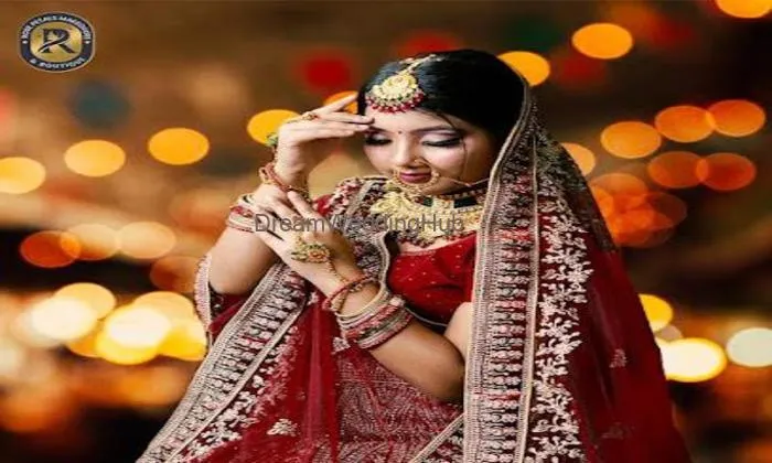 Rose Petals Makeovers By Garima In Gurgaon | Salon In Gurgaon | Beauty Parlour In Gurgaon Rose Petals Makeovers By Garima In Gurgaon | Salon In Gurgaon | Beauty Parlour In Gurgaon