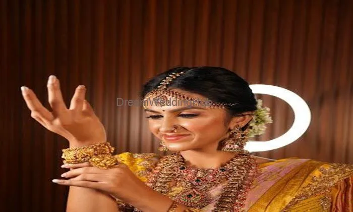 Royal Touch Makeup Studio & Academy