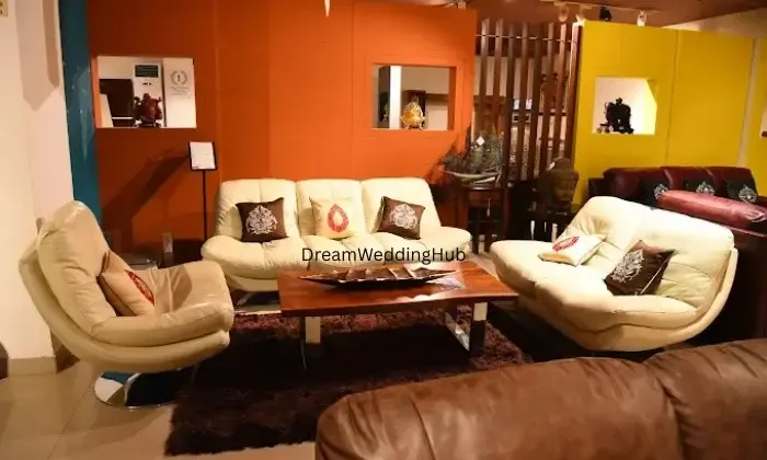 Royaloak Furniture Hassan