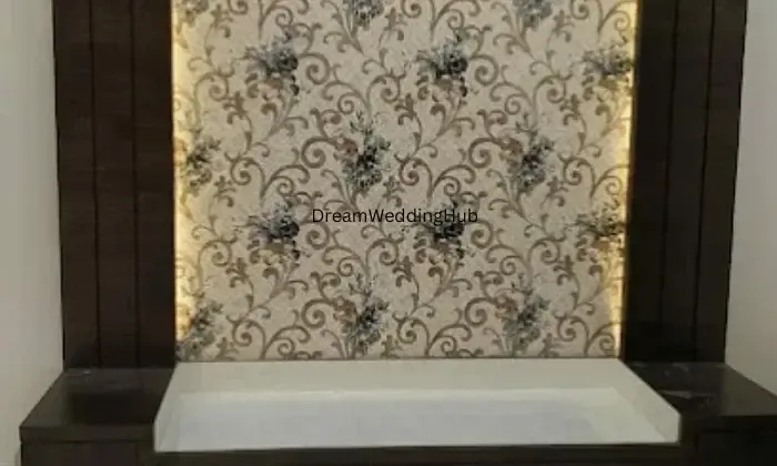 Royals Home Decorator