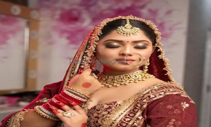 Rpm Ruchika Professional Makeovers - Makeup Studio And Academy
