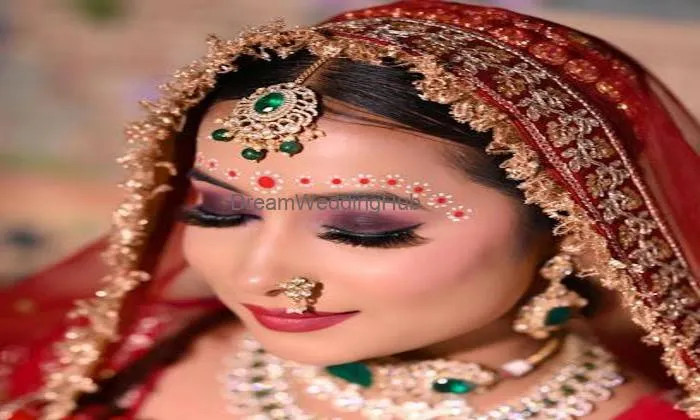 Rs Makeup Studio By Srashti Dwivedi Rs Makeup Studio By Srashti Dwivedi