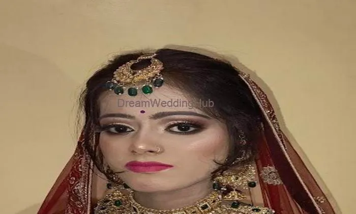 S Square Makeup Studio