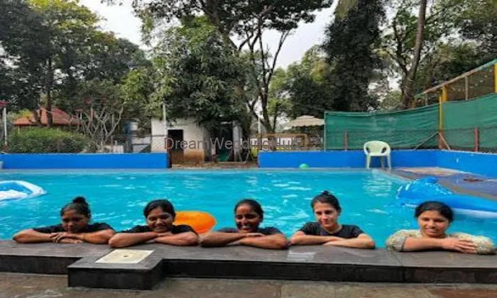 Saaz Resort And Lawn
