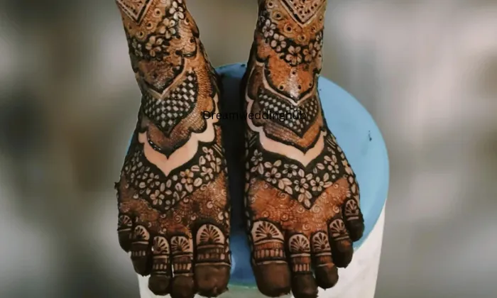 Saba Mehndi Artist