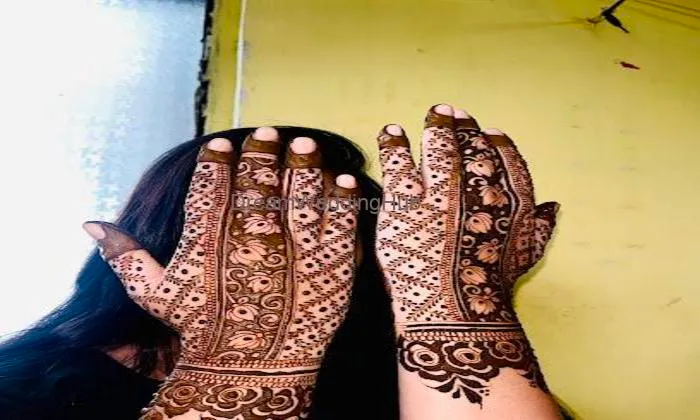 Safiya Mehendi Artist