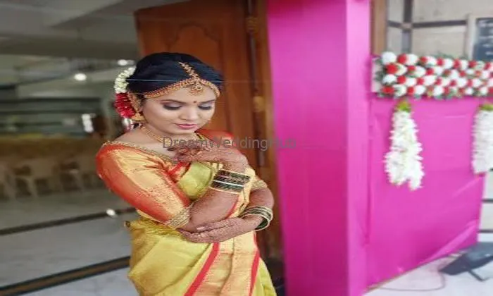 Saheli Beauty Parlour & Bridal Makeovers (only For Ladies)