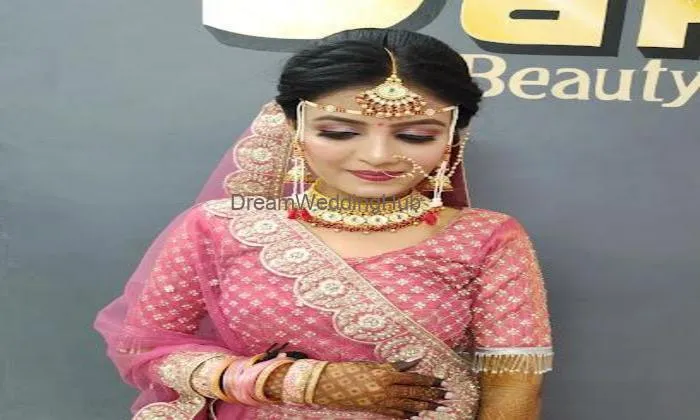 Sakhi Beauty Parlour & Makeup Studio Shirpur