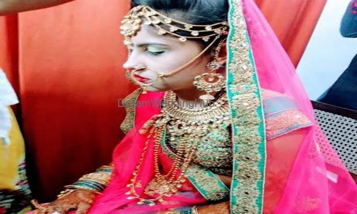Sakshi Beauty Parlour & Cosmetics