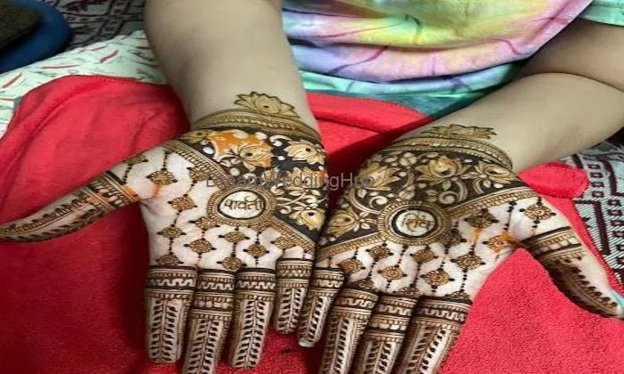 Sakshib Mehendi Artist