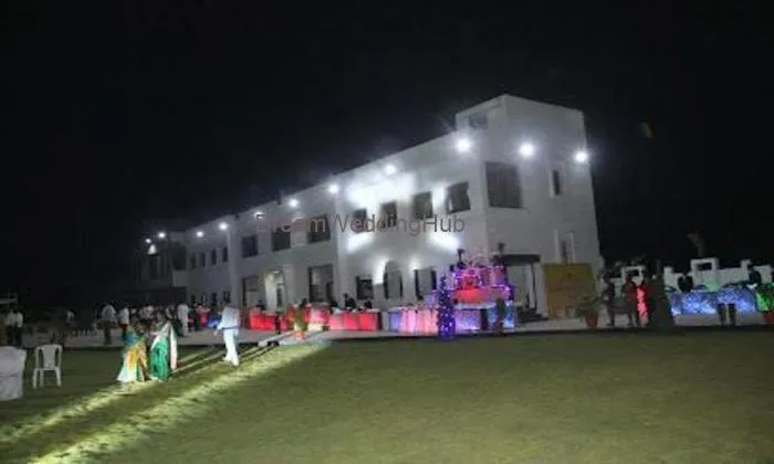 Salasar Resort