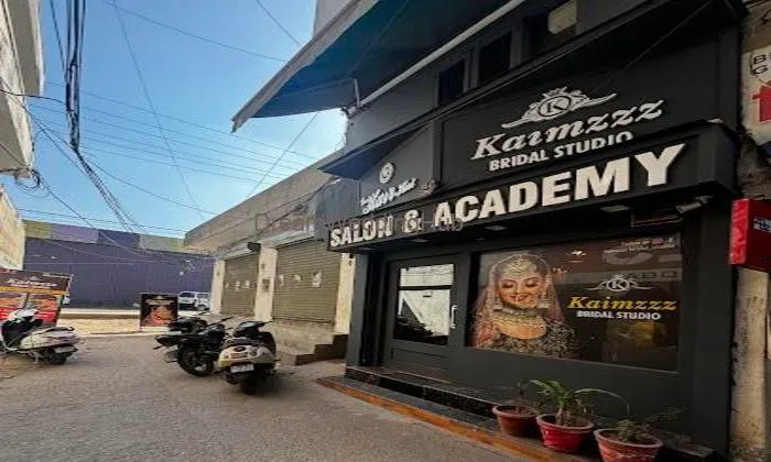 𝐊𝐚𝐢𝐦𝐳𝐳𝐳 𝐁𝐫𝐢𝐝𝐚𝐥 𝐬𝐭𝐮𝐝𝐢𝐨 Salon & Academy-bridal Makeup Artist/salon In Moga