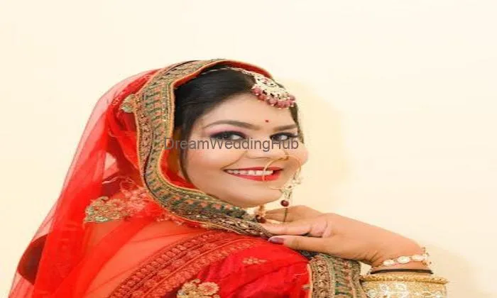 Saloni Boutique And Make-up Artist