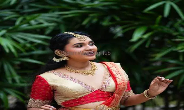 Sapna Avinash Makeup Studio & Academy