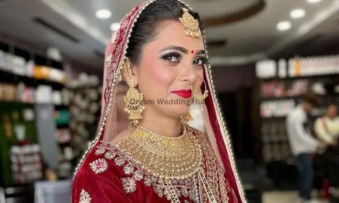 Sara Husain Salon