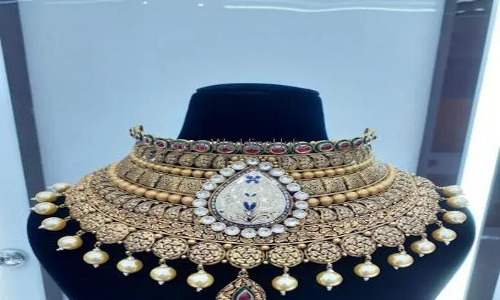 Saurabh Diamonds - Jewellery Shop In Sector 18 Noida Saurabh Diamonds - Jewellery Shop In Sector 18 Noida